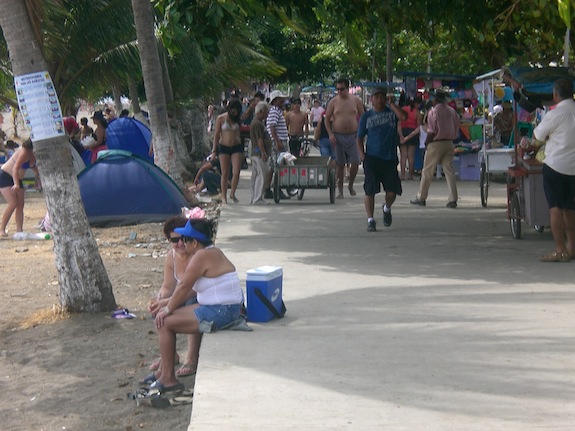 Paseo de los Turistas in Puntarenas