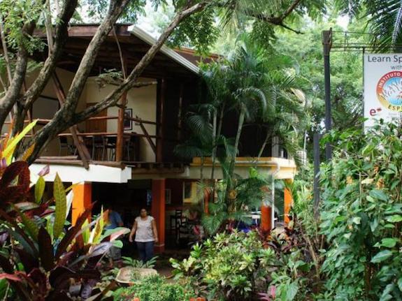 Schoolgebouw Wayra in Playa Tamarindo