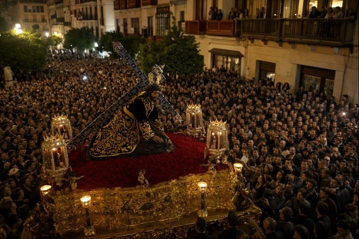 semana-santa-in-sevilla