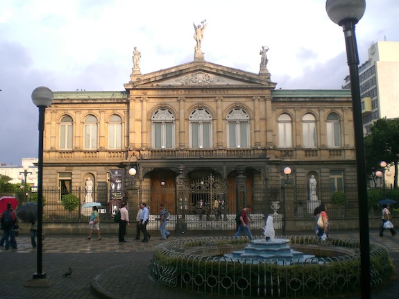 Teatro Nacional aan de Plaza de la Cultura in San Jose